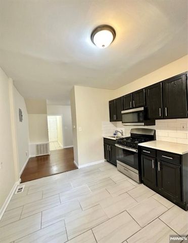 447 17th Street, Newark, NJ 07103
