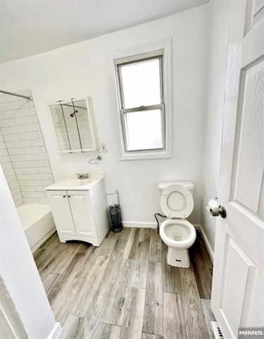 447 17th Street, Newark, NJ 07103