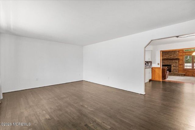 825 Madison Avenue, Toms River, NJ 08757