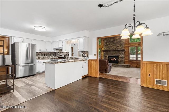 825 Madison Avenue, Toms River, NJ 08757