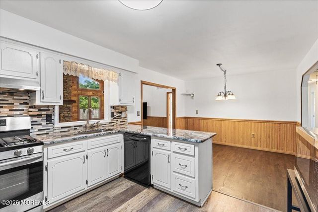 825 Madison Avenue, Toms River, NJ 08757