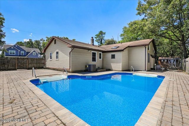 825 Madison Avenue, Toms River, NJ 08757