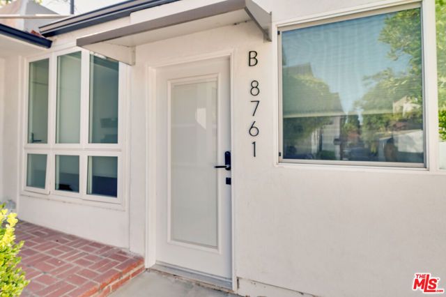 8761 Dorrington Avenue B, West Hollywood, CA 90048