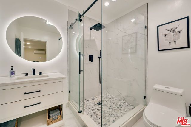 8761 Dorrington Avenue B, West Hollywood, CA 90048