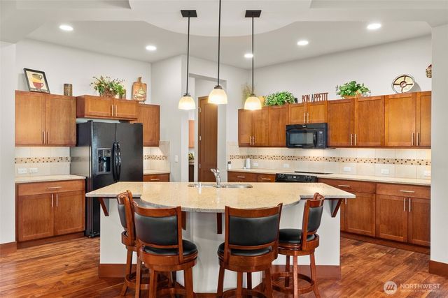 8235 Orcas Loop NE, Olympia, WA 98516