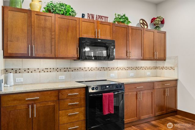8235 Orcas Loop NE, Olympia, WA 98516