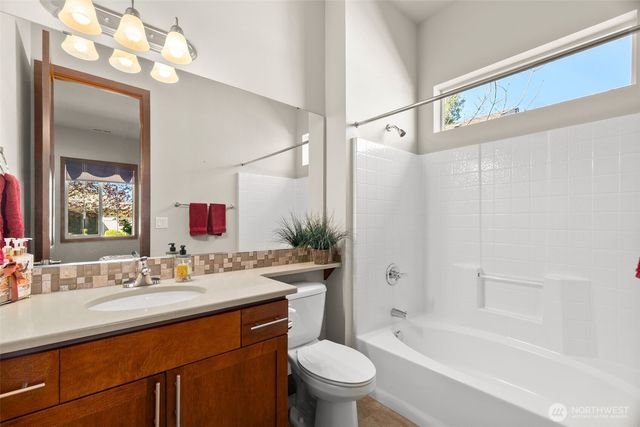 8235 Orcas Loop NE, Olympia, WA 98516