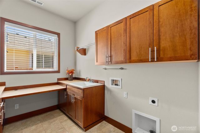 8235 Orcas Loop NE, Olympia, WA 98516