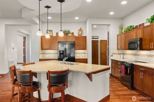 8235 Orcas Loop NE, Olympia, WA 98516