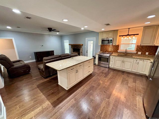 35261 Bend Rd, Denham Springs, LA 70706