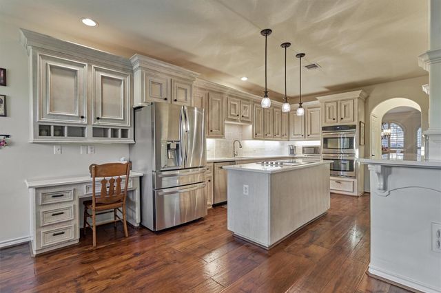 147 Sunnyvale W, Montgomery, TX 77356