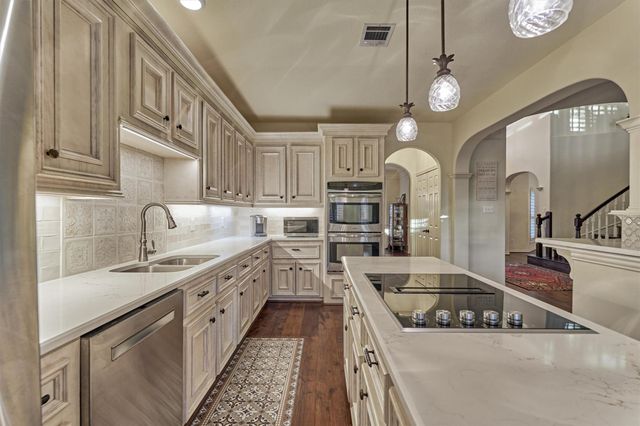 147 Sunnyvale W, Montgomery, TX 77356