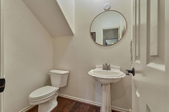 147 Sunnyvale W, Montgomery, TX 77356