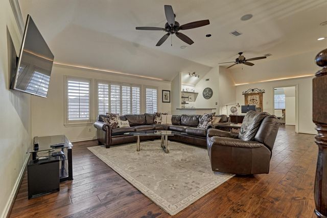 147 Sunnyvale W, Montgomery, TX 77356