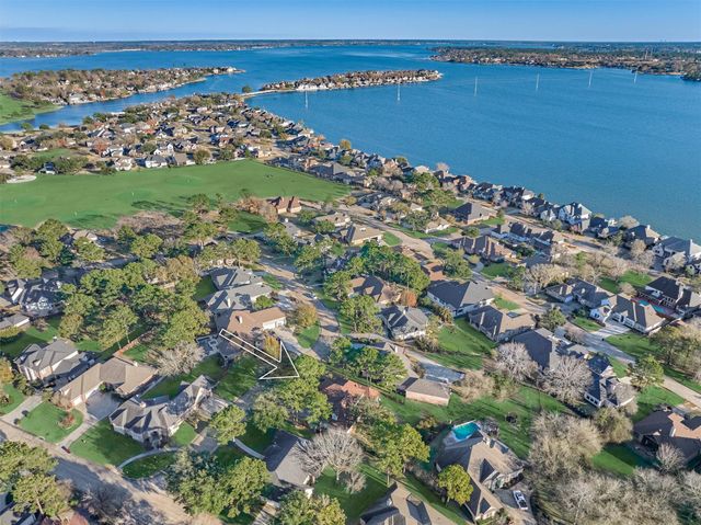 147 Sunnyvale W, Montgomery, TX 77356