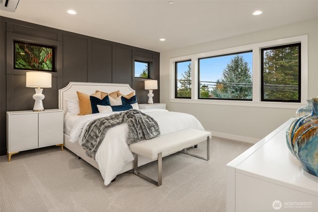 5916 10805 108th Avenue NE, Kirkland, WA 98033