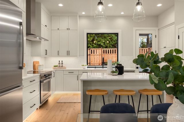 5916 10805 108th Avenue NE, Kirkland, WA 98033