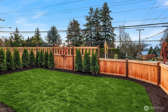 5916 10805 108th Avenue NE, Kirkland, WA 98033