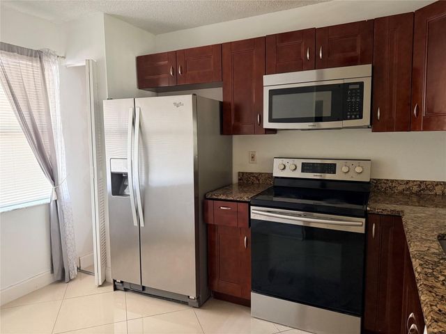 1290 S Military Trail 422, Deerfield Beach, FL 33442