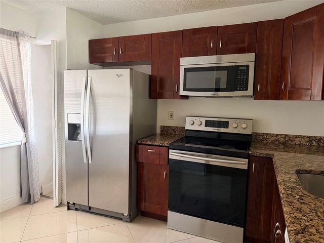 1290 S Military Trail 422, Deerfield Beach, FL 33442