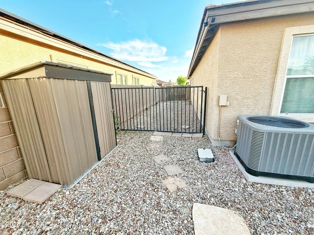 10883 S Sky Kristen Loop, Vail, AZ 85641