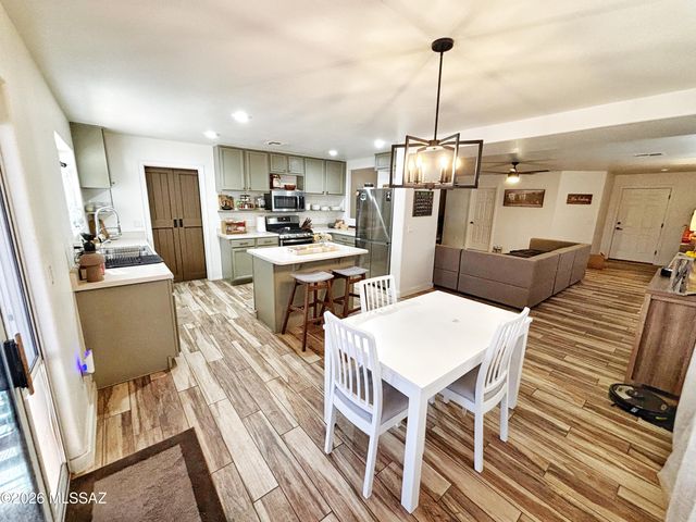 10883 S Sky Kristen Loop, Vail, AZ 85641