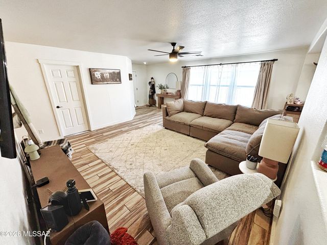 10883 S Sky Kristen Loop, Vail, AZ 85641