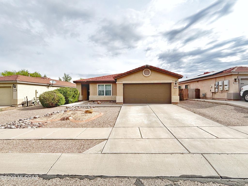10883 S Sky Kristen Loop, Vail, AZ 85641