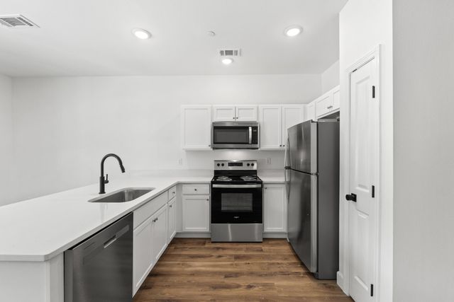 914 Barrow Street 1-10, Fort Walton Beach, FL 32547