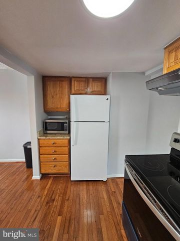 9657 LINDENBROOK ST, Fairfax, VA 22031