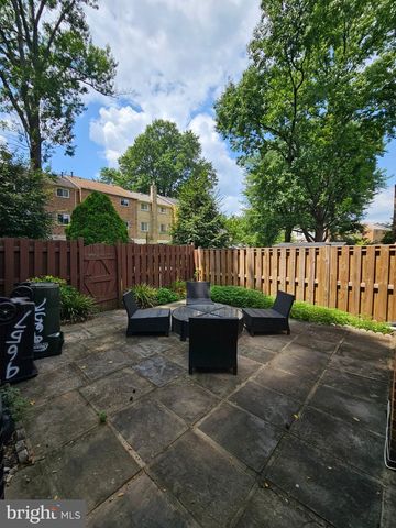 9657 LINDENBROOK ST, Fairfax, VA 22031