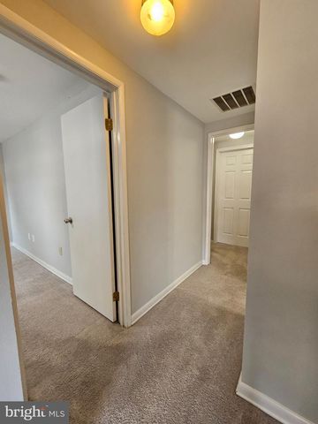 9657 LINDENBROOK ST, Fairfax, VA 22031