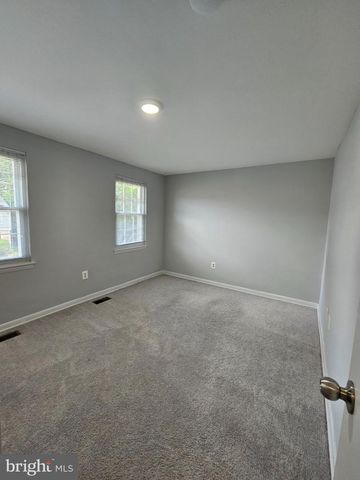 9657 LINDENBROOK ST, Fairfax, VA 22031