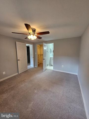 9657 LINDENBROOK ST, Fairfax, VA 22031