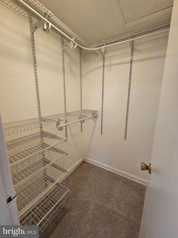 9657 LINDENBROOK ST, Fairfax, VA 22031