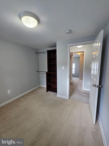 9657 LINDENBROOK ST, Fairfax, VA 22031