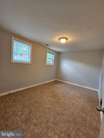 9657 LINDENBROOK ST, Fairfax, VA 22031