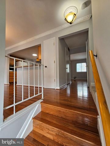 9657 LINDENBROOK ST, Fairfax, VA 22031