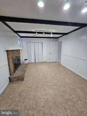 9657 LINDENBROOK ST, Fairfax, VA 22031
