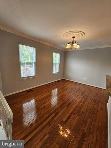 9657 LINDENBROOK ST, Fairfax, VA 22031