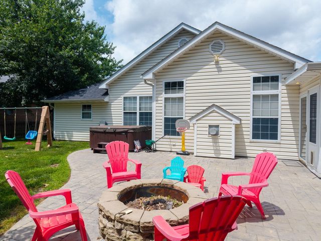 810 SHAKERTOWN WAY, Columbia, MO 65203