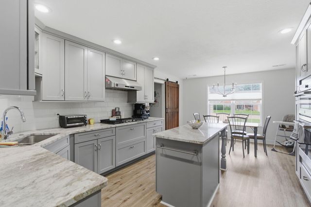 810 SHAKERTOWN WAY, Columbia, MO 65203