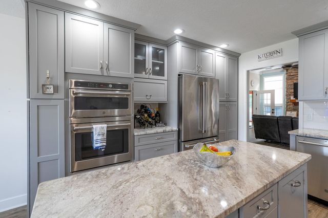 810 SHAKERTOWN WAY, Columbia, MO 65203