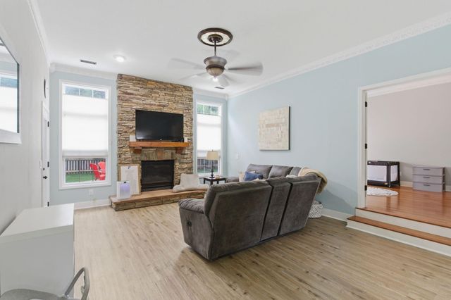 810 SHAKERTOWN WAY, Columbia, MO 65203