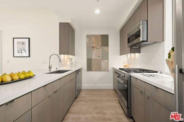 2300 Wilshire Blvd 201, Santa Monica, CA 90403