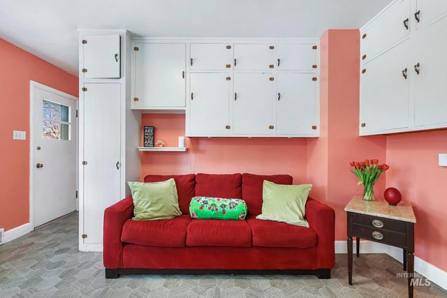 1532 11th Ave E, Twin Falls, ID 83301