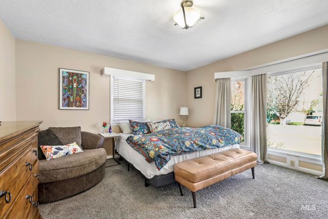 1532 11th Ave E, Twin Falls, ID 83301