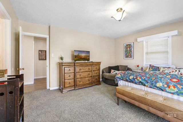 1532 11th Ave E, Twin Falls, ID 83301