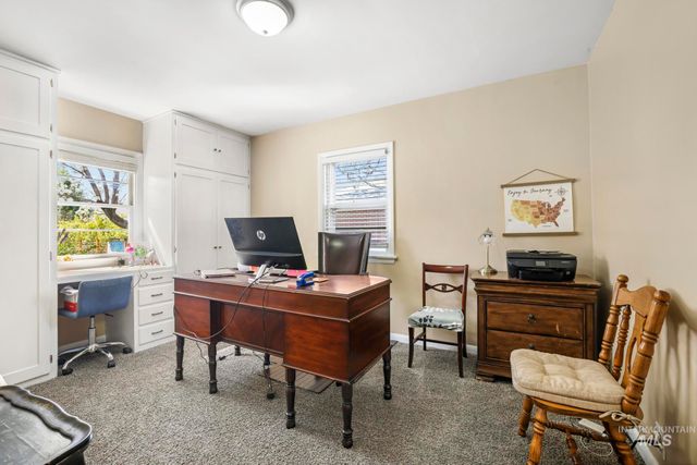 1532 11th Ave E, Twin Falls, ID 83301