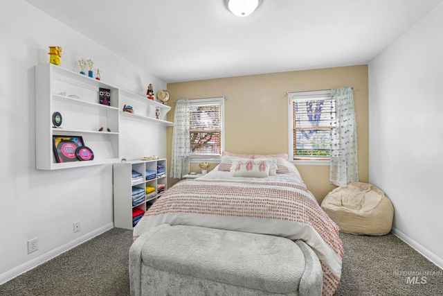 1532 11th Ave E, Twin Falls, ID 83301